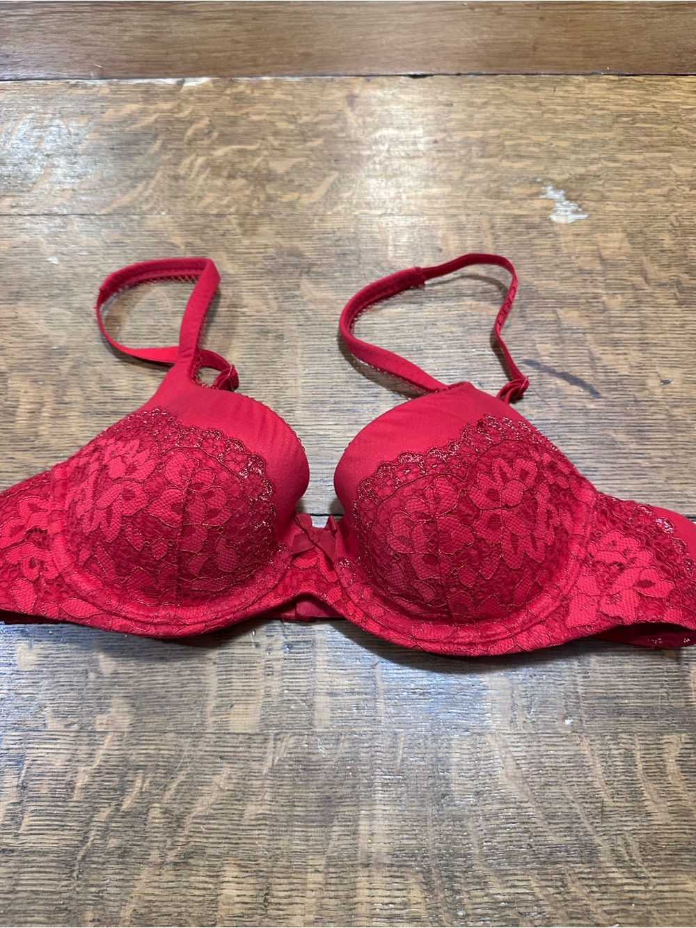 Victoria's Secret Red Lace Push-Up Bra with‎ Floral Overlay lined Demi sz 34B